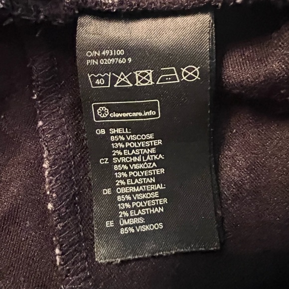 H&M Divided Daisy Mini Skater Skirt - Picture 4 of 5